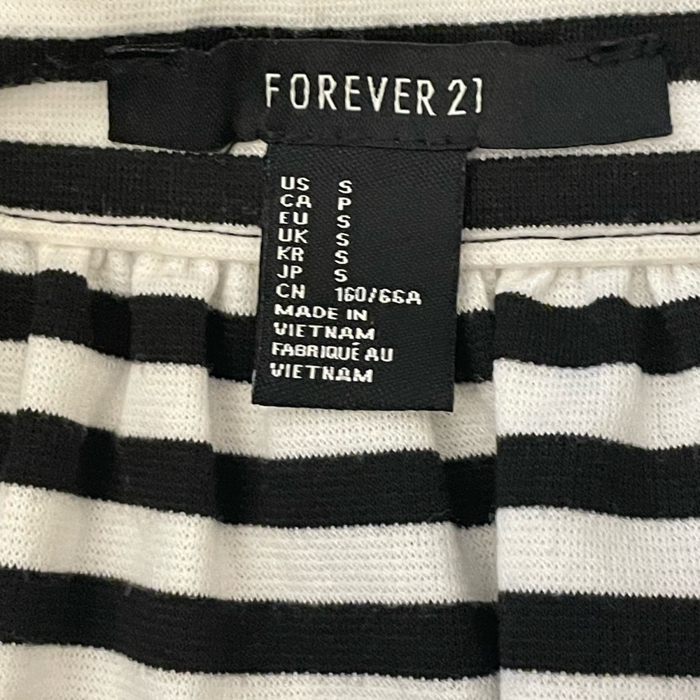 Forever 21 - Picture 7 of 7